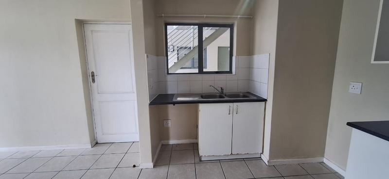 2 Bedroom Property for Sale in Whispering Pines Western Cape